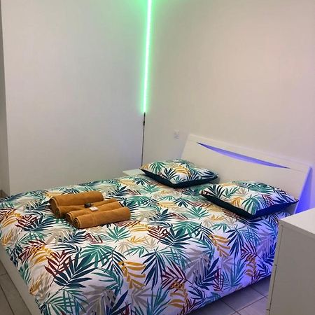 Superbe Appartement Роанн Екстер'єр фото